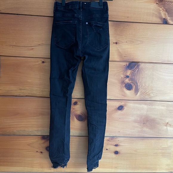 H&M Distressed Black High Rise Skinny Jean 27 - Picture 3 of 7
